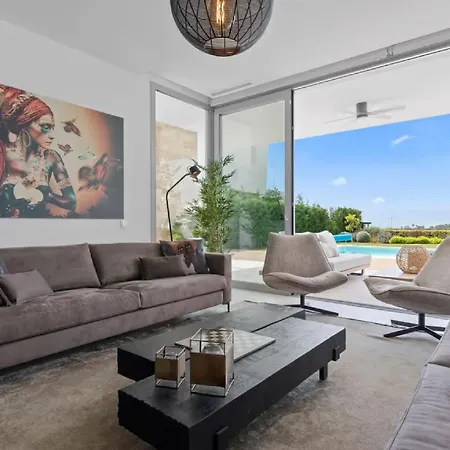 Villa Luxury With Heated Pool